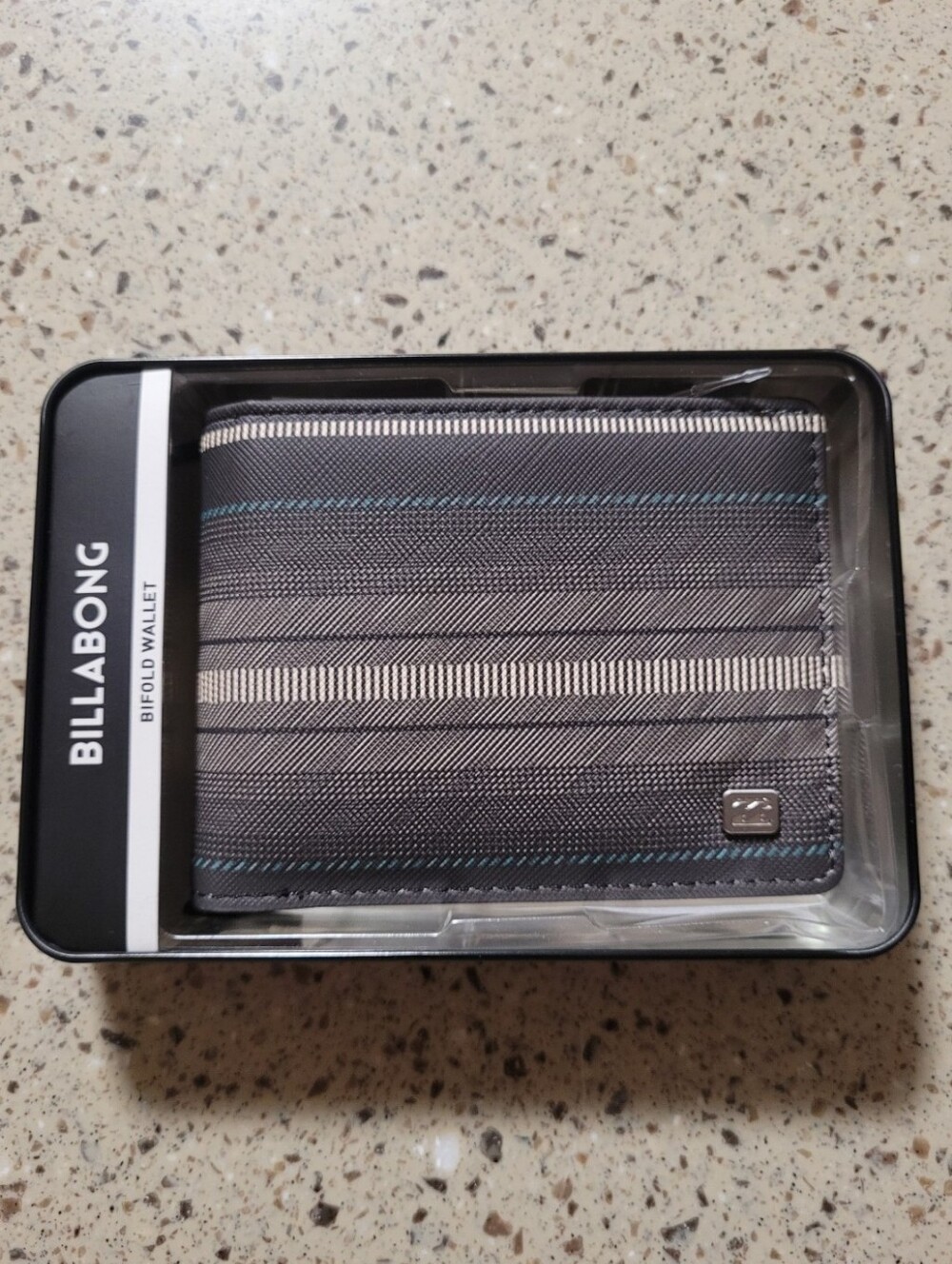BILLABONG Mens Multicolor Bifold Wallet W/Tin Gift Box Surfer Surf Beach Skate